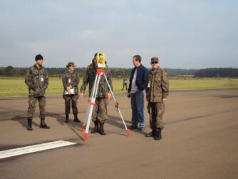 Instituto de Cartografia Aeronáutica (ICA) realiza levantamento de obstáculo em aeroporto de SC
